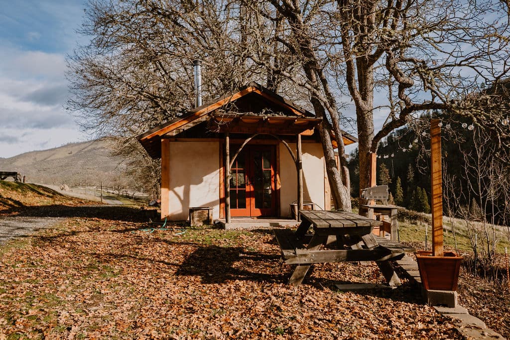 Cozy Cottage cabin rental at Yale Creek Ranch in the Applegate Valley of Southern Oregon